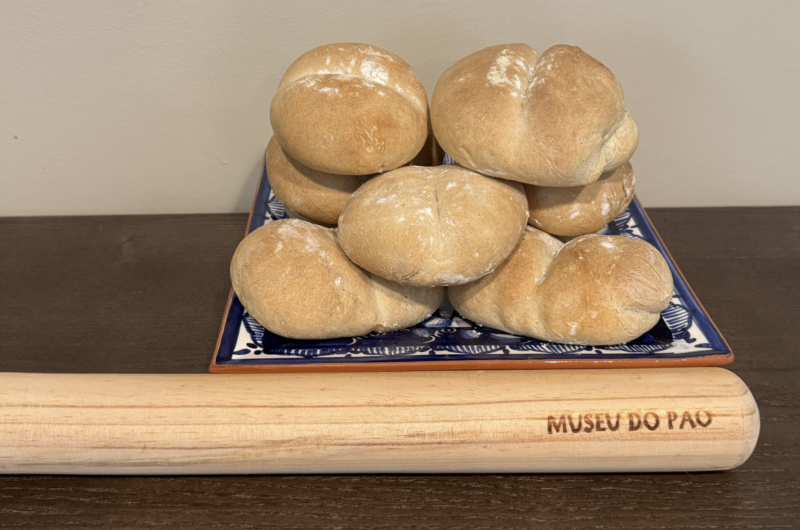 Papo Secos (Portuguese Rolls)