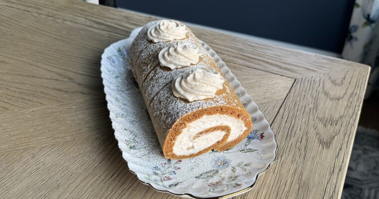 Pumpkin Roll with Cinnamon Cream Filling