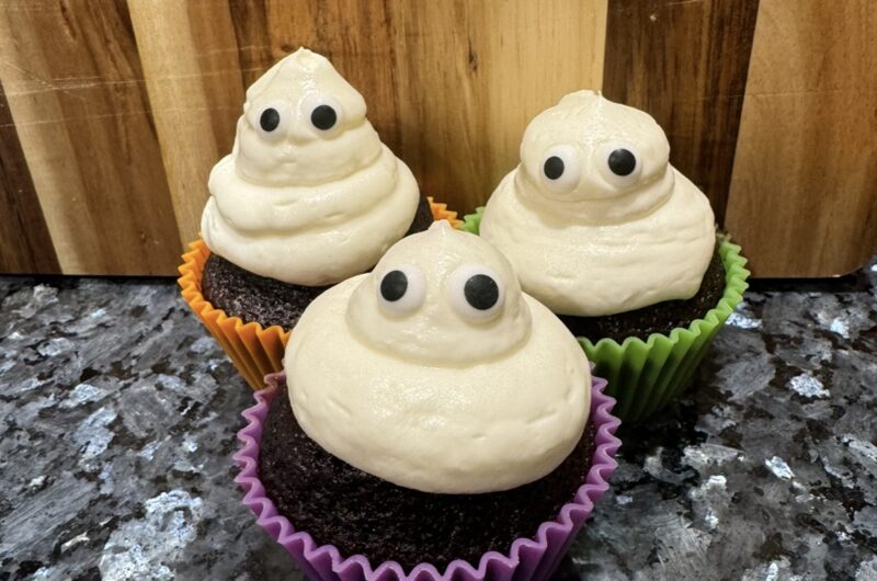 Chocolate Cupcakes with Whipped Cream Icing (Spooky Edition!)